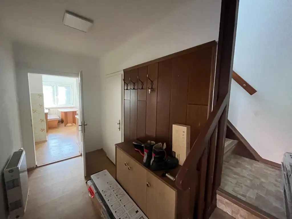 Familienfreundliches Ein- oder Zweifamilienwohnhaus mit 2 Wohneinheiten!