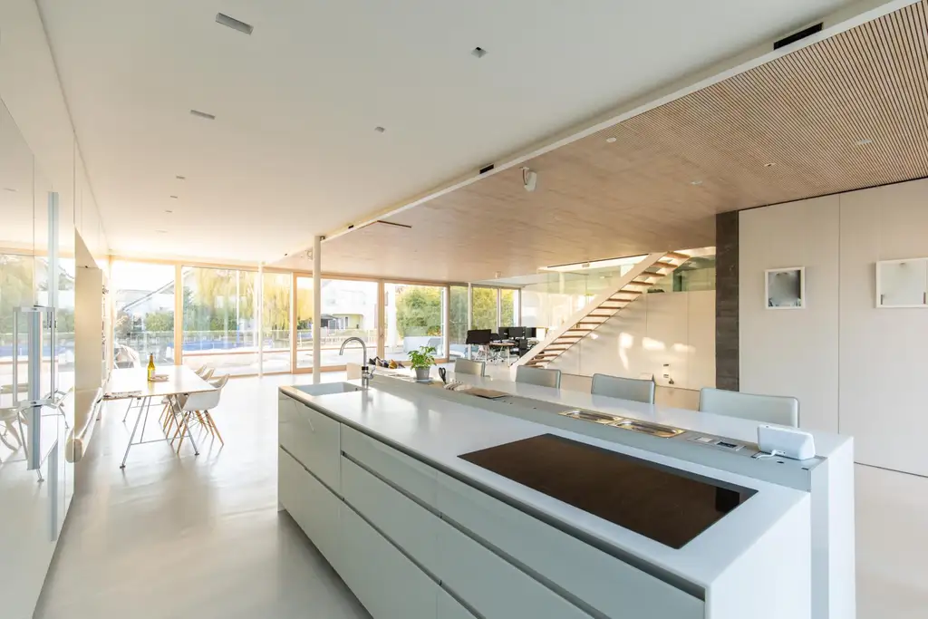 Exklusive Villa mit direktem Seezugang in Neusiedl am See
