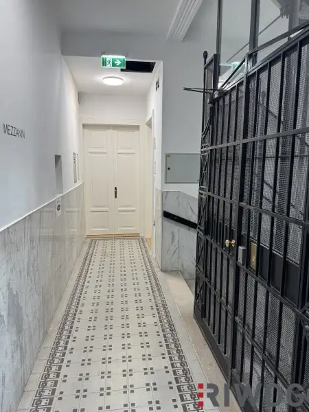 **Industria LOFT mit 4,5m Raumhöhe in ehemaliger Schuhfabrik**