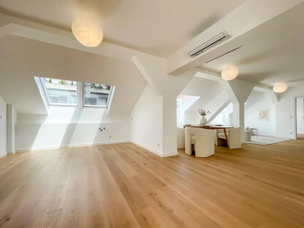 REVITALISIERTES ZINSHAUS: generalsanierte 3-Zimmerwohnung im klimatisiertem DG