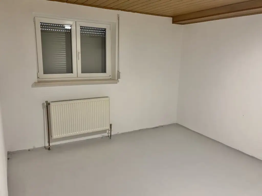 ** FAMILYS BEST **   Reinersdorf !! Bungalow mit ca. 122 m2 Wfl. in ruhiger, idyllischer Ortsrandlage mit ca. 1.200 m2 Eigengrund !!