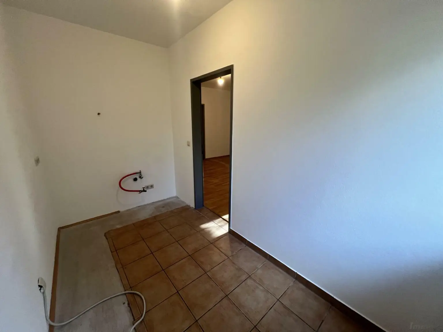 Gartenwohnung - Charmante 2 Zimmer, extra Küche, inkl. Stellplatz  ++Videorundgang++