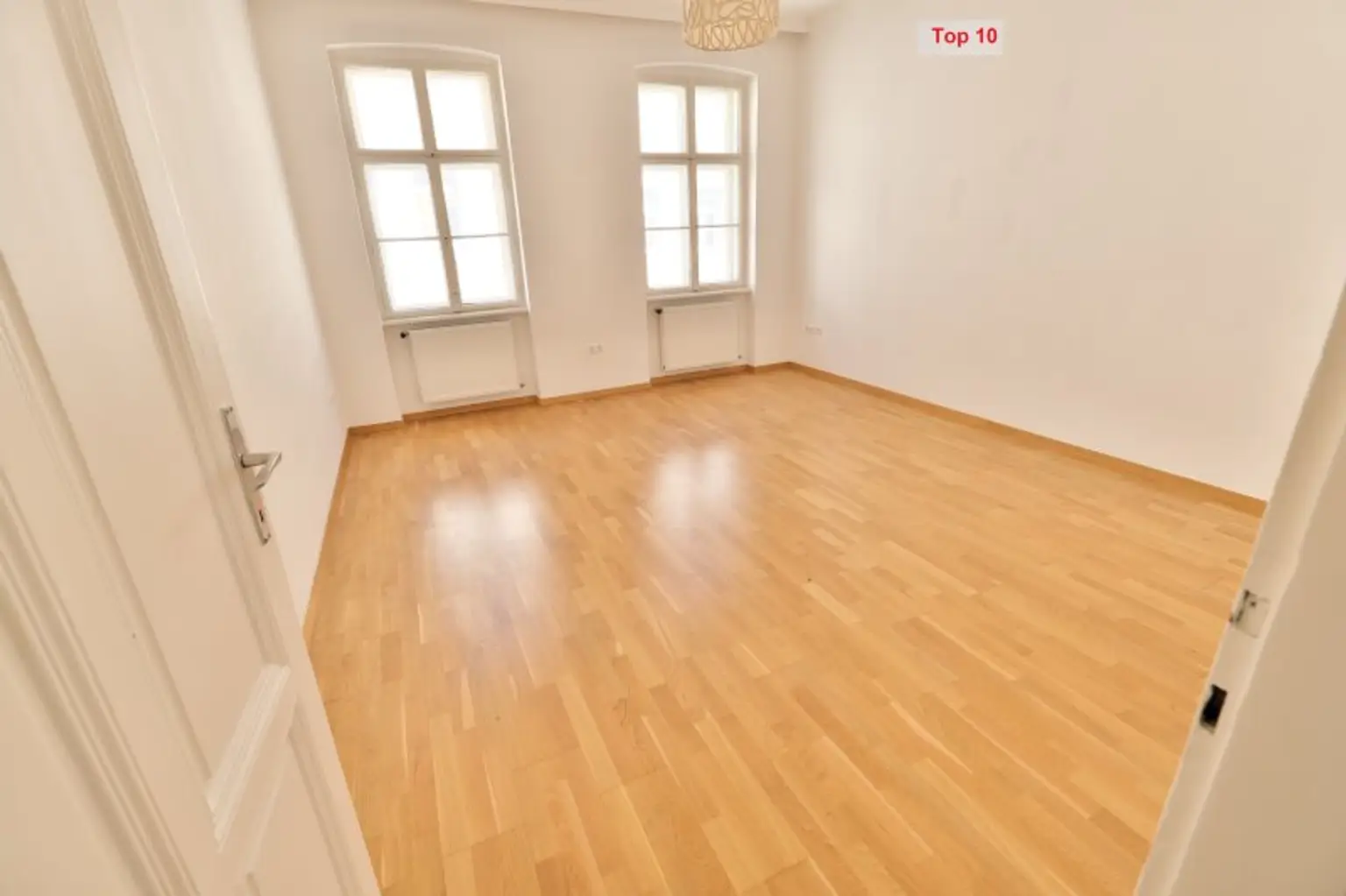 Drei UNBEFRISTETE 2 Zimmer-Wohnungen mit KFZ-Stellplatz im Haus