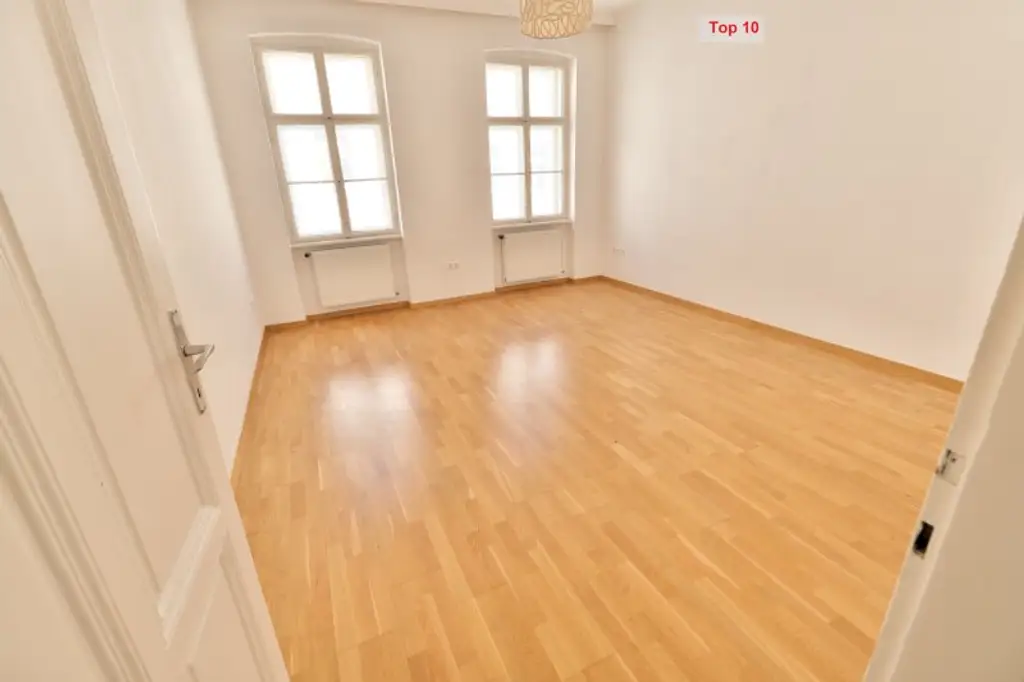 Drei UNBEFRISTETE 2 Zimmer-Wohnungen mit KFZ-Stellplatz im Haus