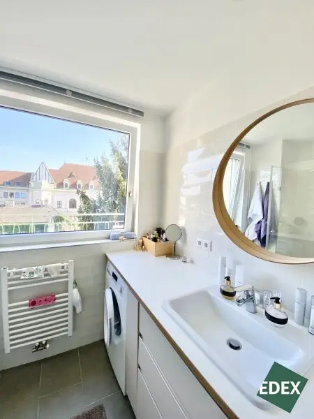 2-Zimmer-Wohnung mit zwei Balkonen in zentraler Ruhelage von Hietzing