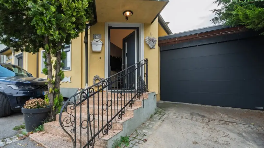 Paradies-Liebhaber aufgepasst! Detailreiches Ein oder Mehrfamilienhaus!