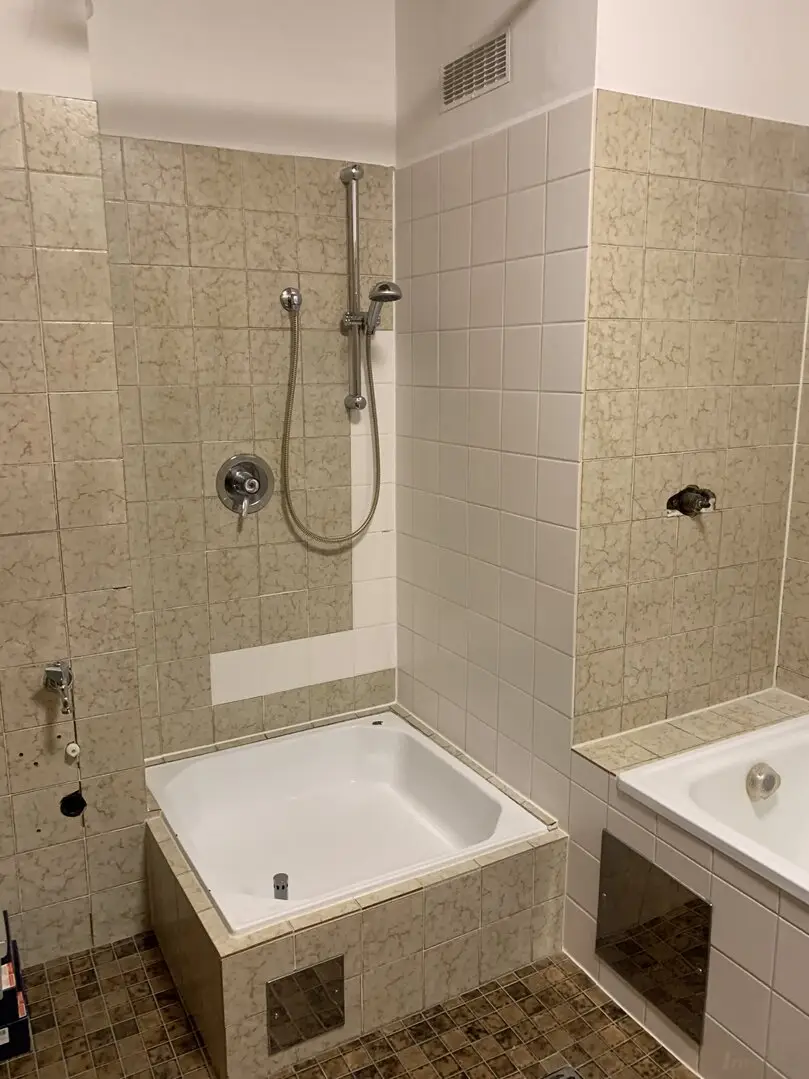 Wanne und Dusche
