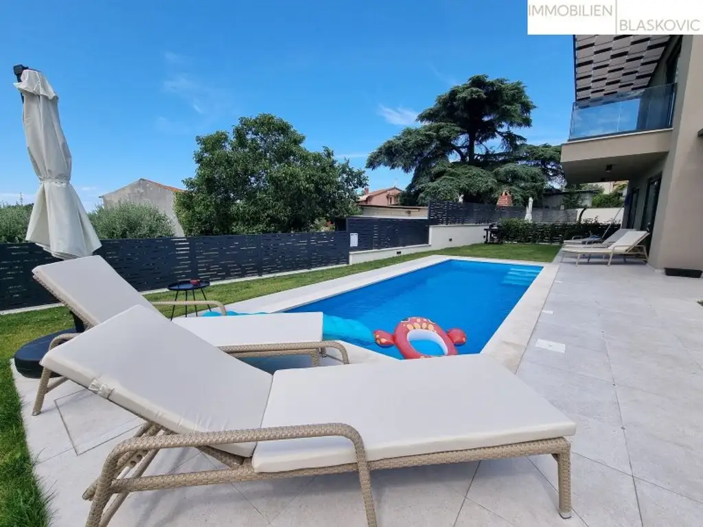 Maisonette-Wohnung mit Swimmingpool