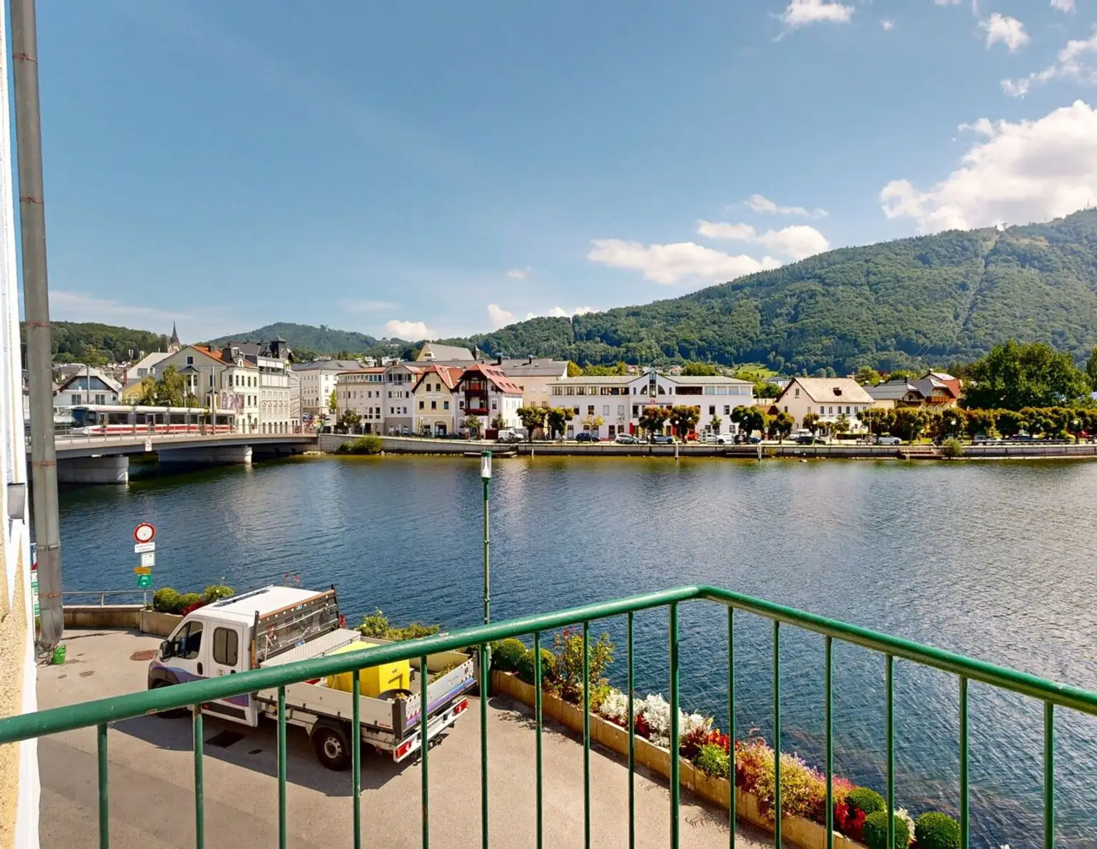 Büro / Kanzlei / Ordination in Toplage von Gmunden mit atemberaubendem Ausblick