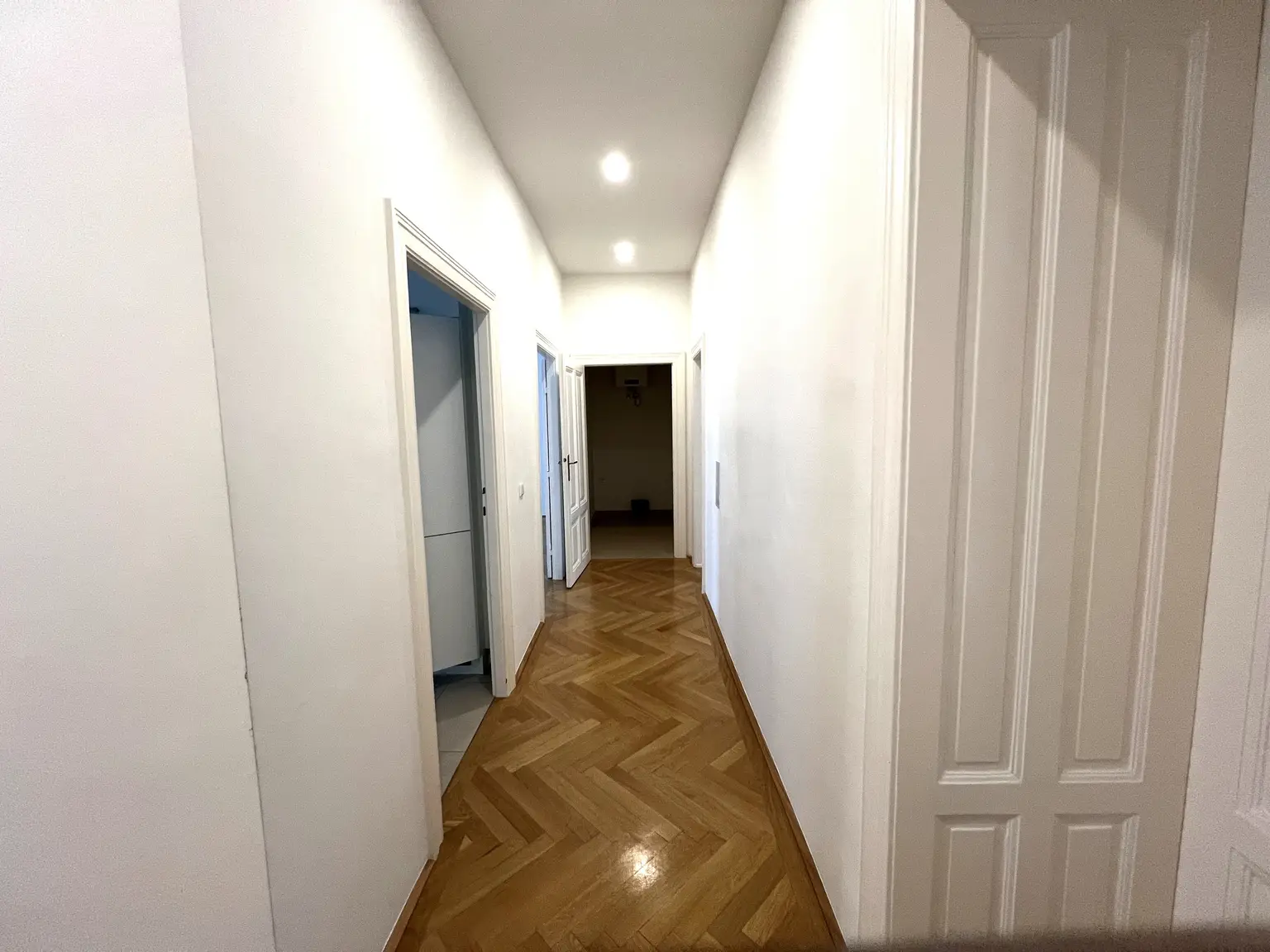 Unbefristet: Stilvolle, ruhige Stadtwohnung in zentraler Lage