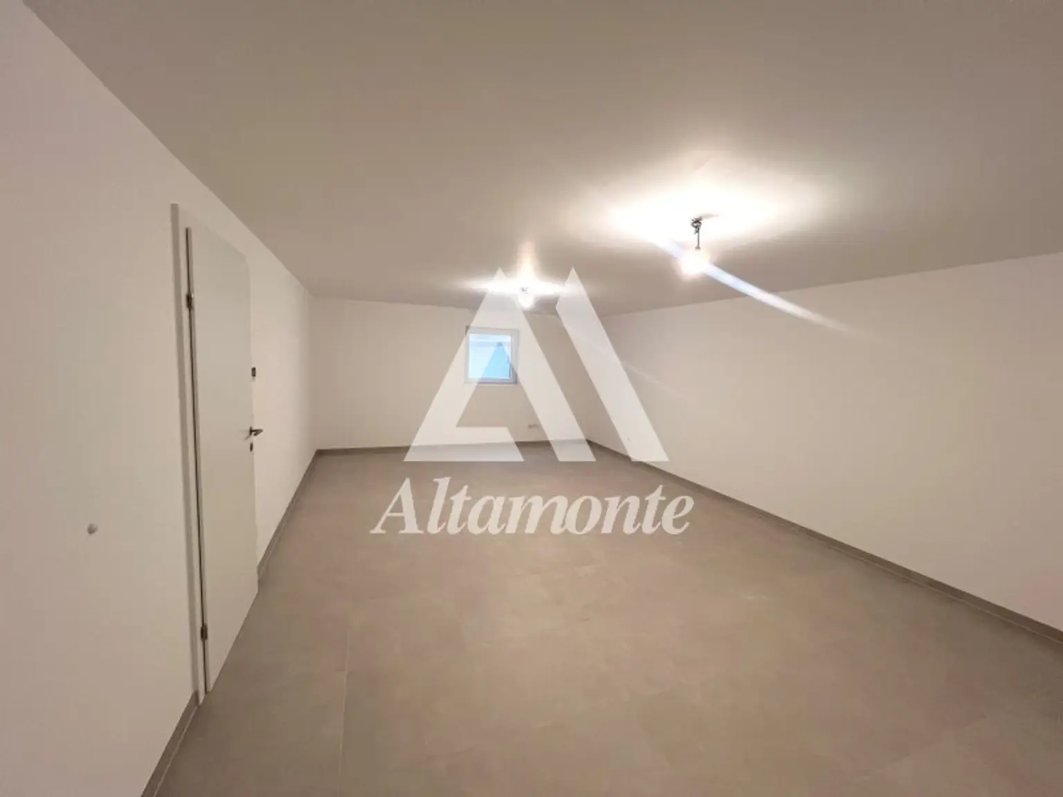 Erstklassiges Wohnen im Erstbezug – Stilvolles Einfamilienhaus in Essling