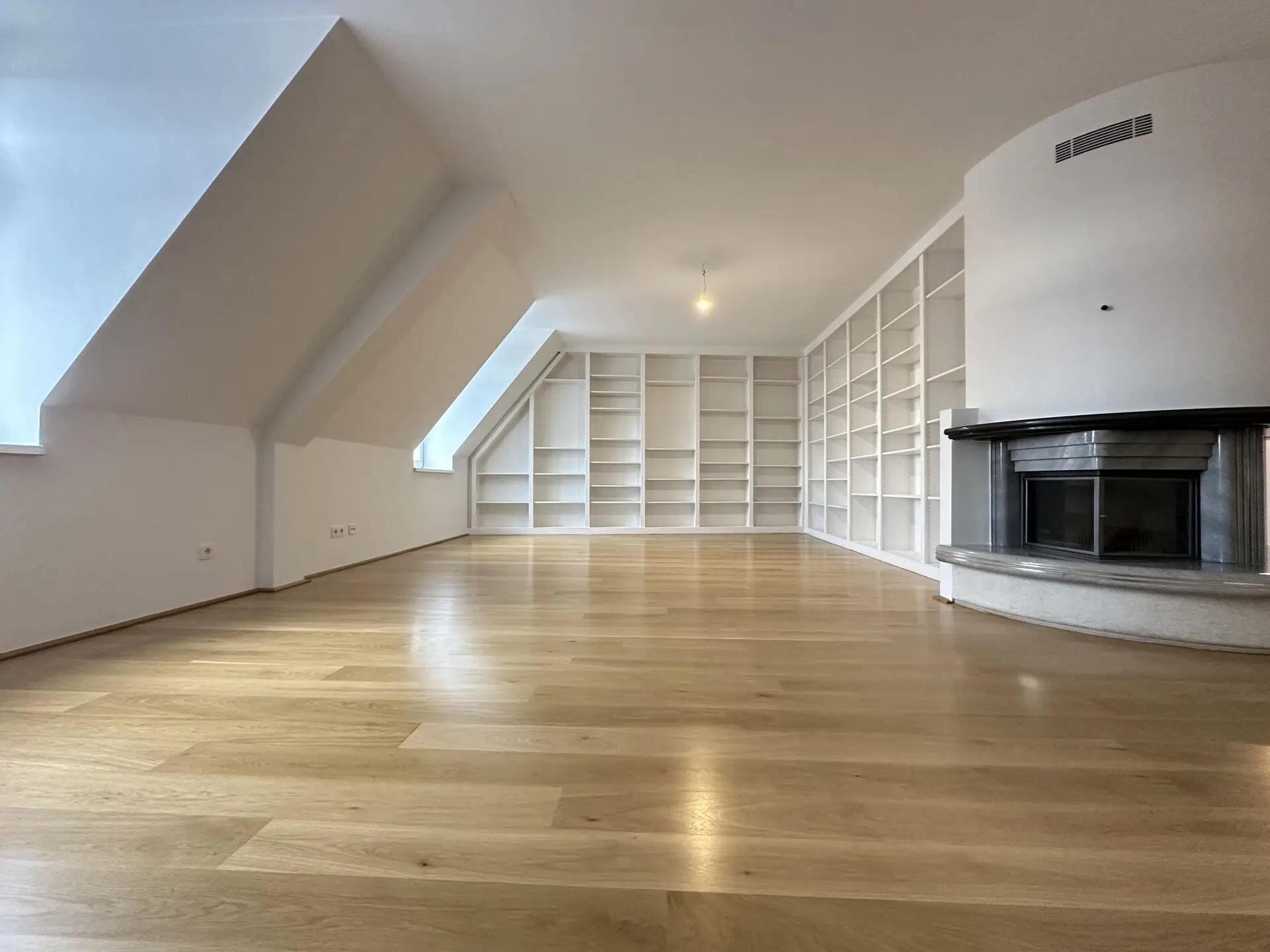 20251211_123617437_iOS