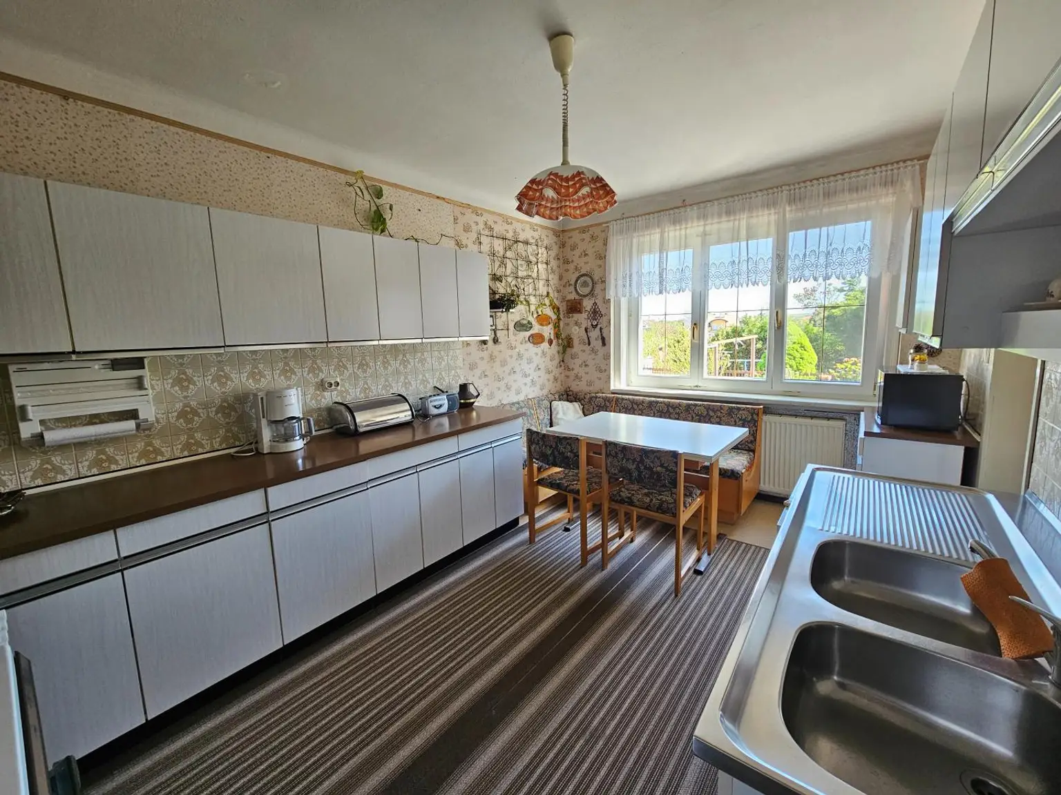 Einfamilienhaus mit kleinem Garten