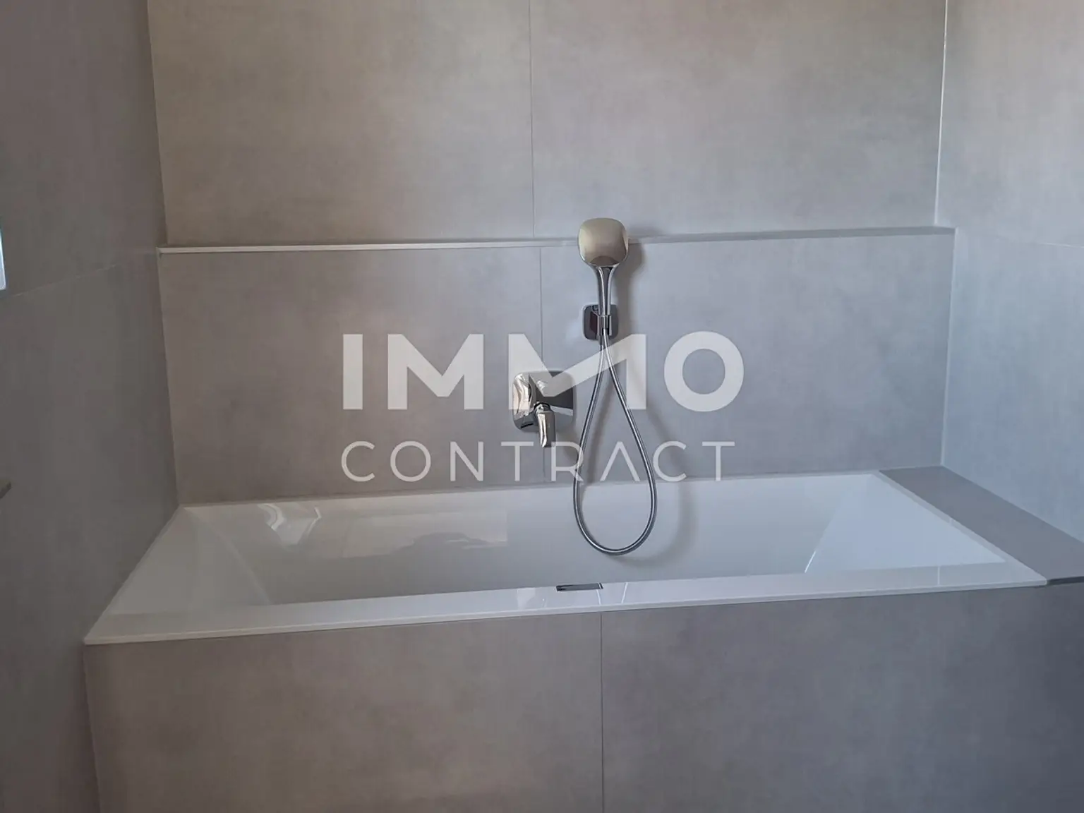 Luxus & Ruhe vereint – 5-Zimmer-DG-Wohnung mit Weitblick. ERSTBEZUG!