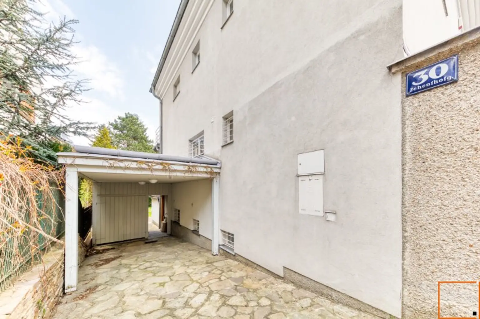 überdachter Stellplatz