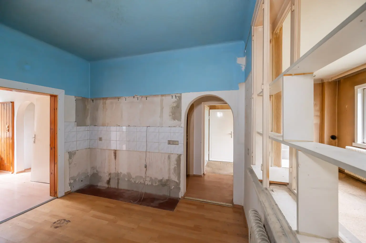 Make it yours: Eckgrundstück in ruhiger Lage – Sanierung oder Abriss für Ihr perfektes neues Zuhause