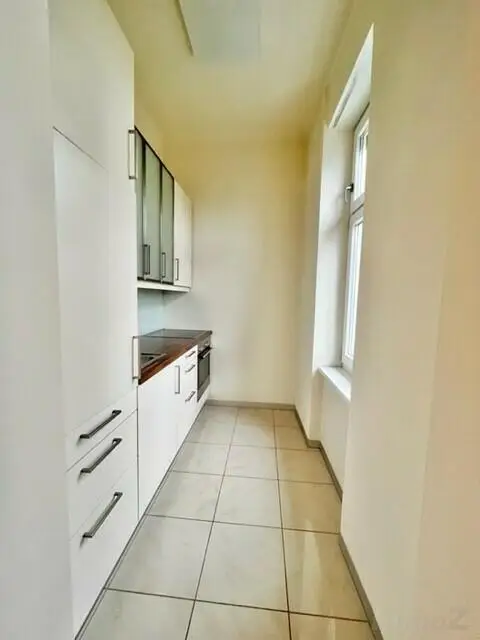 Altbau-Garconniere: Nähe FH-Joanneum im 3.OG ohne Lift - ab 1.12. beziehbar