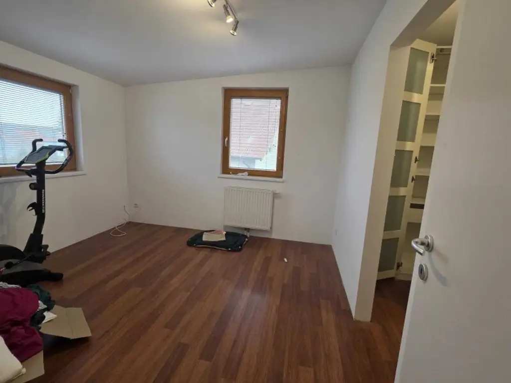 Idyllisches Einfamilienhaus in Gänserndorf: 5 Zimmer, Pool, Balkon & mehr!