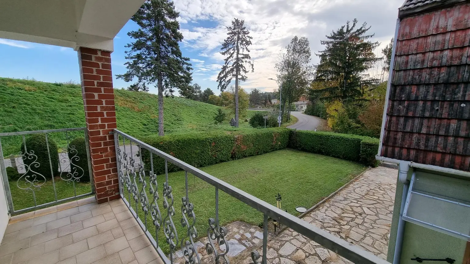 Vielseitiges Mehrfamilienhaus mit Charme und einladendem Garten