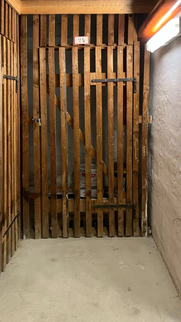 GROSSE GEPFLEGTE WOHNUNG MIT LIFT