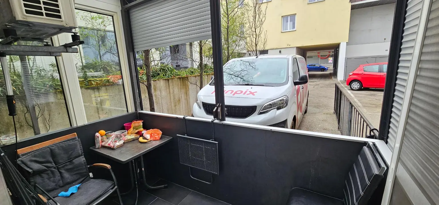 Top 21 Terrasse mit KFZ-Stellplatz