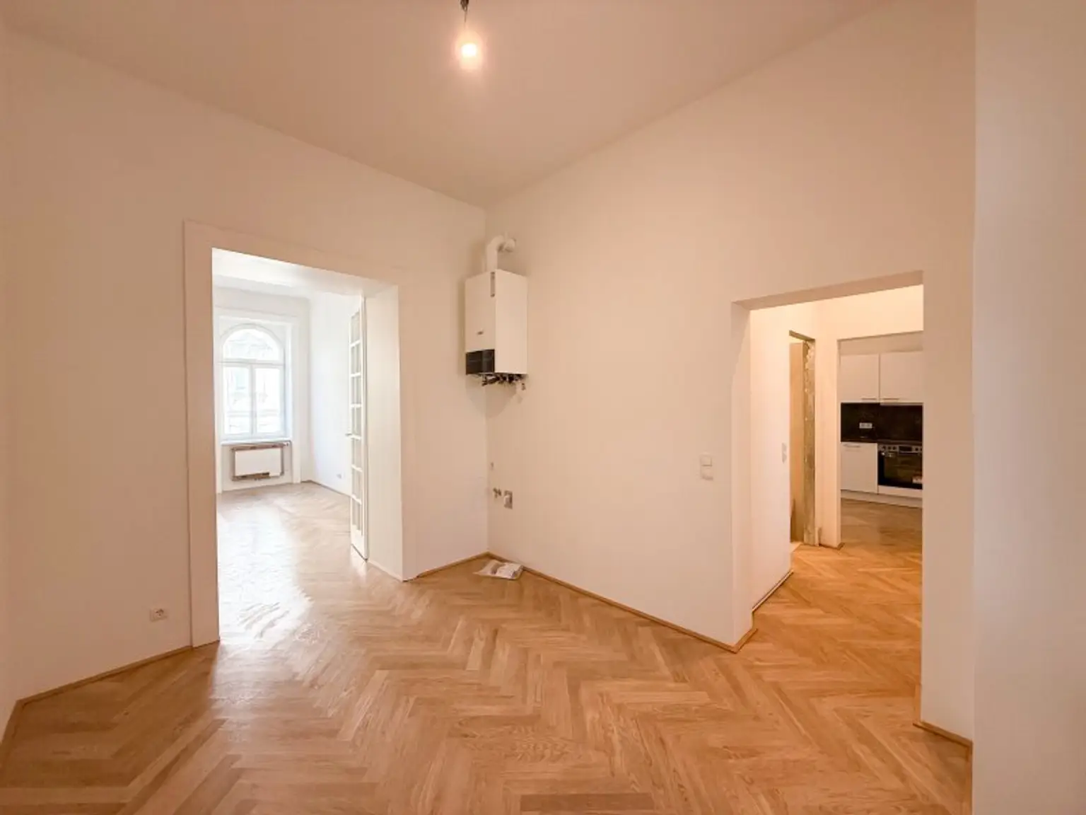 FRISCH SANIERT! 2,5 Zimmerwohnung in 1090 Wien mit Lift zu vermieten