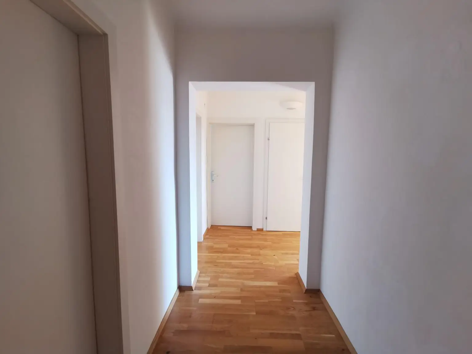 Helle 3-Zimmer-Wohnung mit Loggia - WG geeignet!