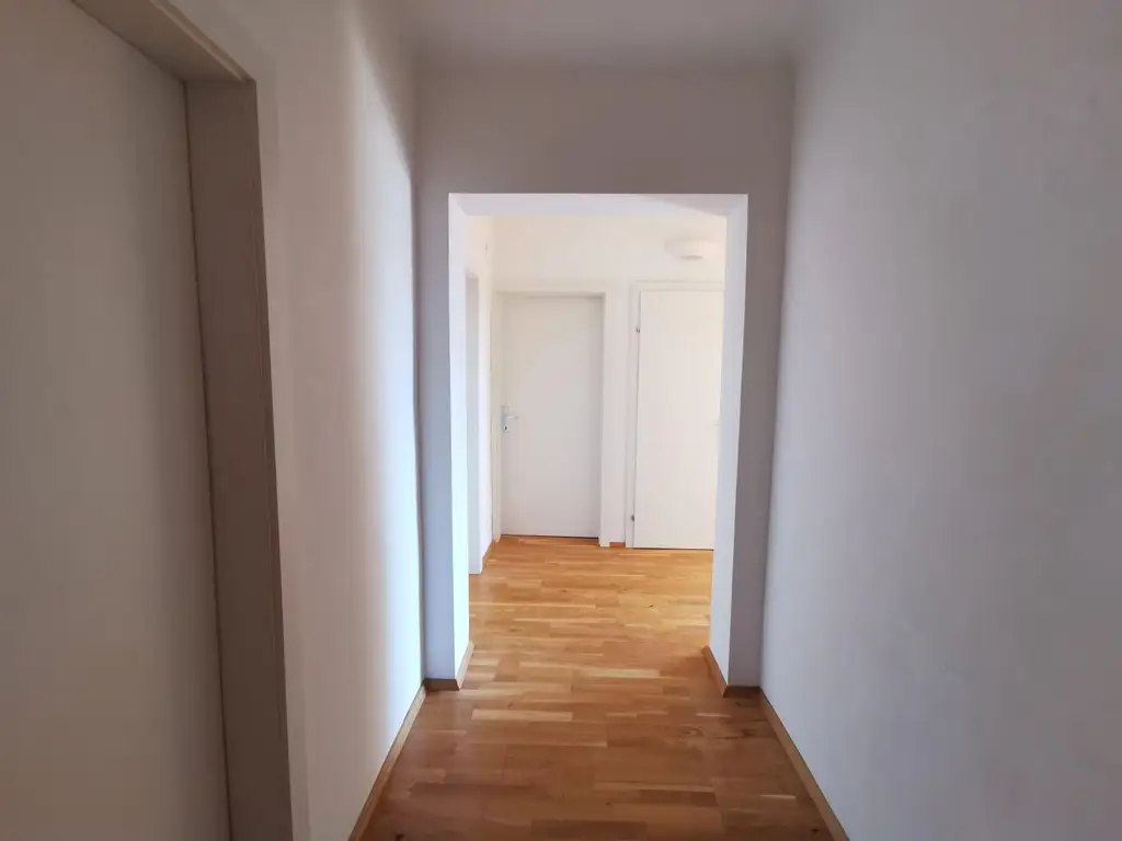 Helle 3-Zimmer-Wohnung mit Loggia - WG geeignet!