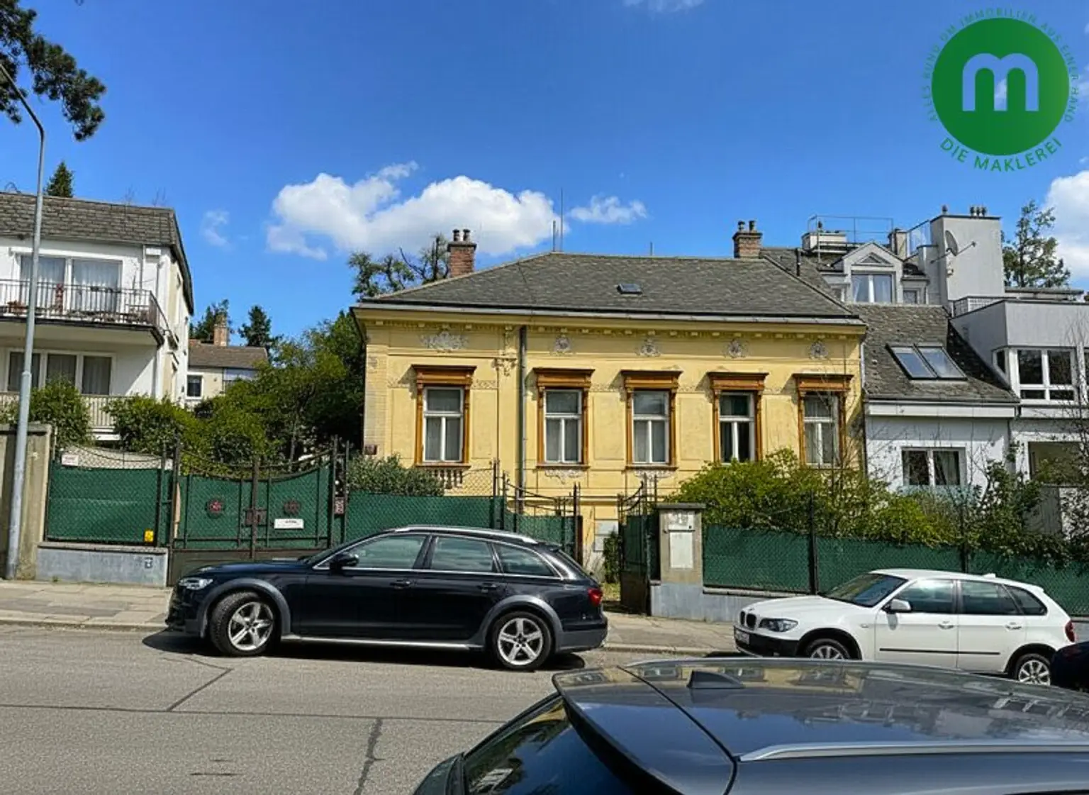 Altbauvilla aus der Jahrhundertwende mit großzügiger Liegenschaft