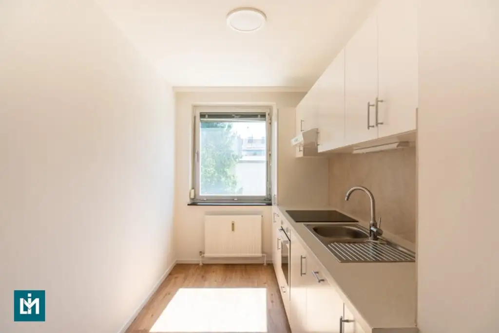 HOCHWERTIGE 3 - ZIMMER WOHNUNG / NÄHE SCN