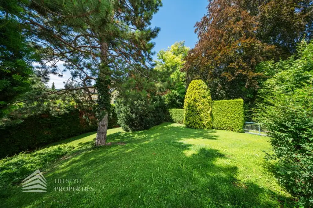 Beeindruckende Villa mit gepflegten Garten und Pool