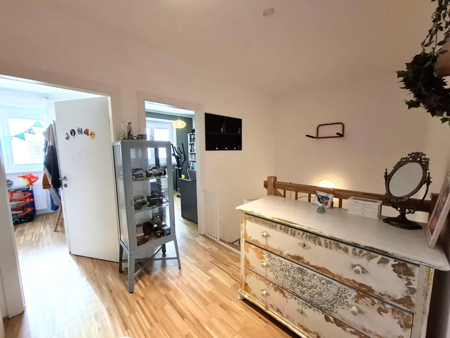 Neuwertige Doppelhaushälfte mit TOP Ausstattung in ruhiger Ortsrandlage