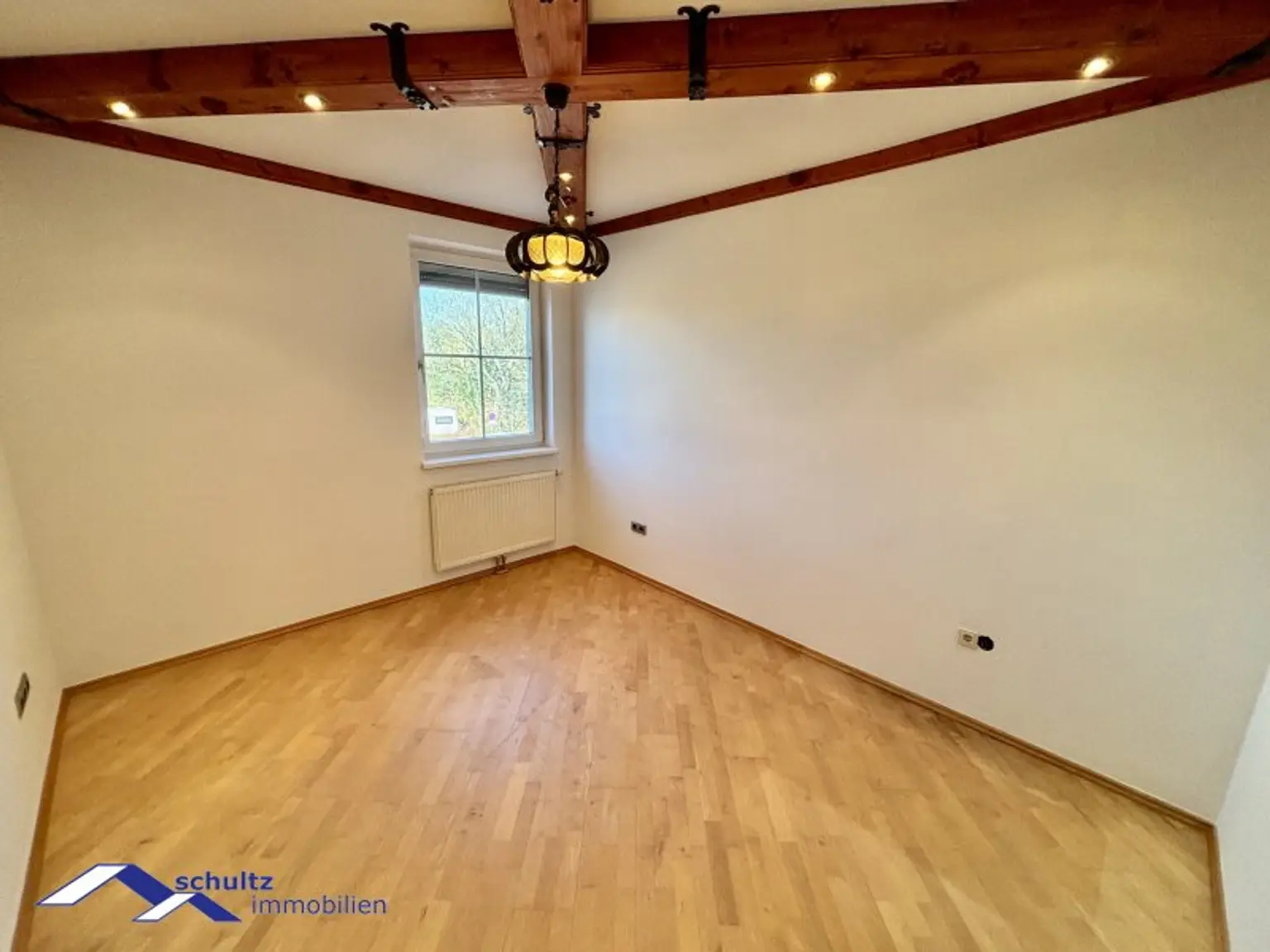 SCHULTZ IMMOBILIEN - Schöne 3-Zimmer Wohnung mit Balkon!