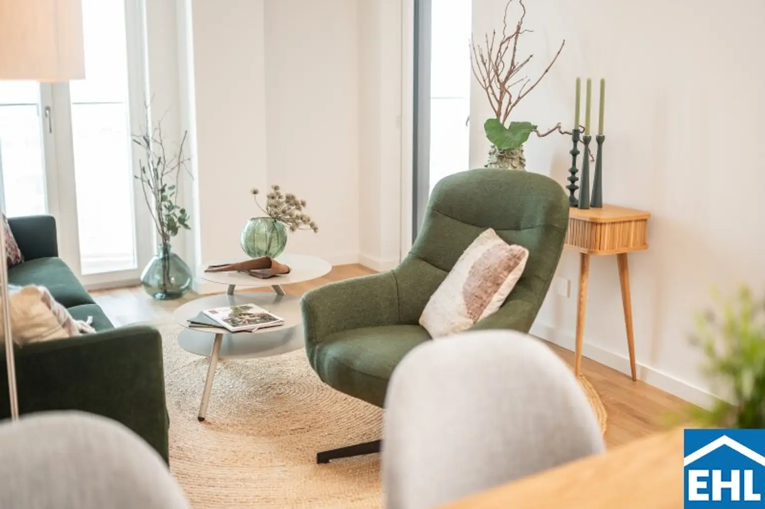 Wohnen mit Skyline-Flair – Rooftop Pool & Fitness bei der U1