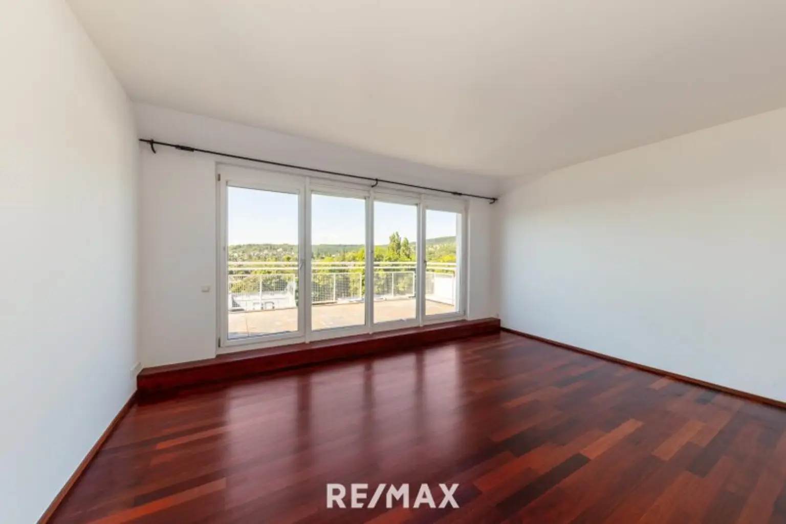 SCHAFBERG | PENTHOUSE | TERRASSEN UND DACHGARTEN | POOL | FERNBLICK