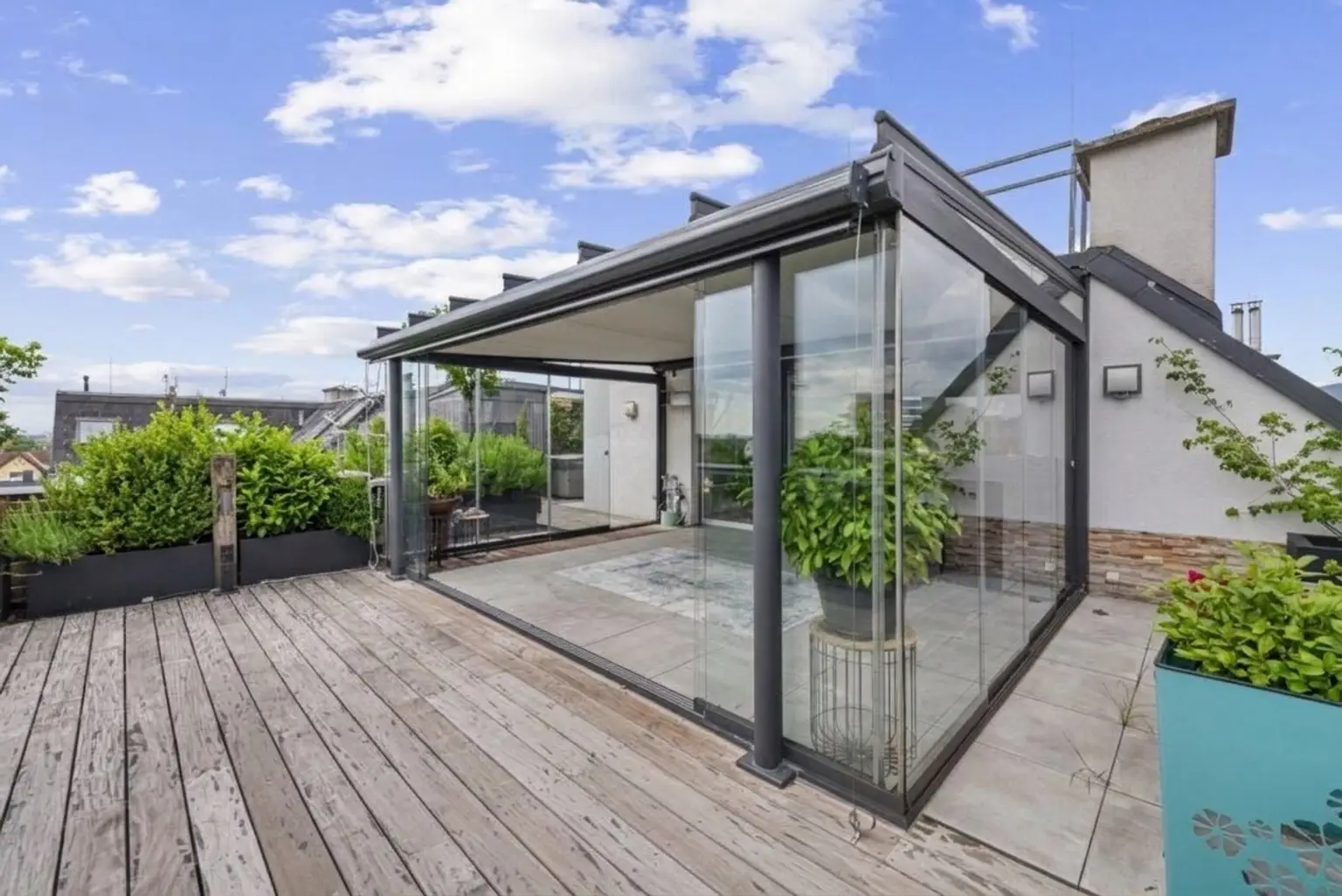 Großzügiges Maisonette-Penthouse zur Miete – mit Dachterrasse, Sauna und Whirlpool in Brunn am Gebirge