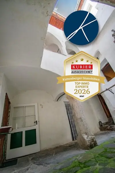 Lichthof mit Arkaden