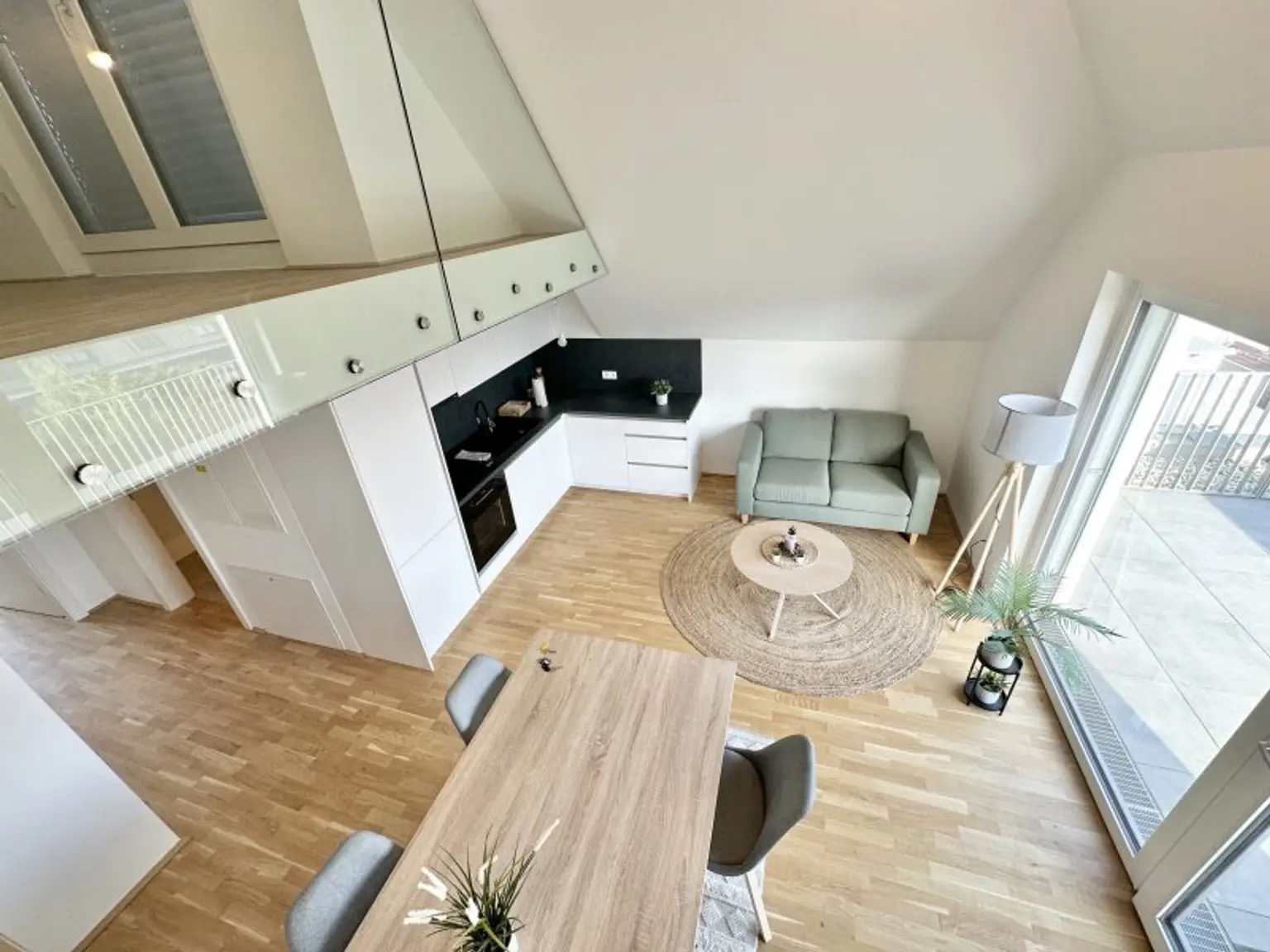 Hier müssen Sie schnell sein - AB SOFORT BEZIEHBAR!! Tolle 3 Zimmerdachgeschosswohnung + zwei Terrassen! Absolute Toplage! U1 Kagranerplatz!!