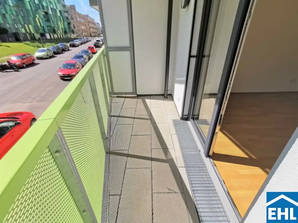 Schöne 2 Zimmer Wohnung mit Loggia in zentraler Lage