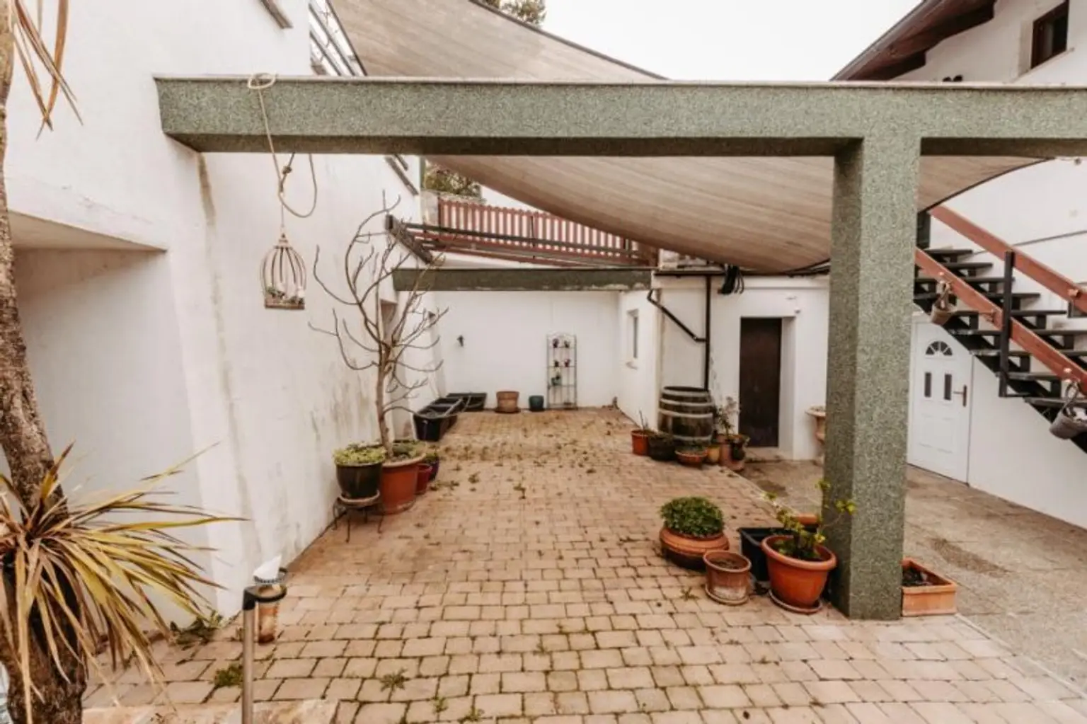 Gepflegtes, neu revitalisiertes  und liebevoll erhaltenes Landhaus. Natur, Sonne, Ruhe,  Seelenheil.