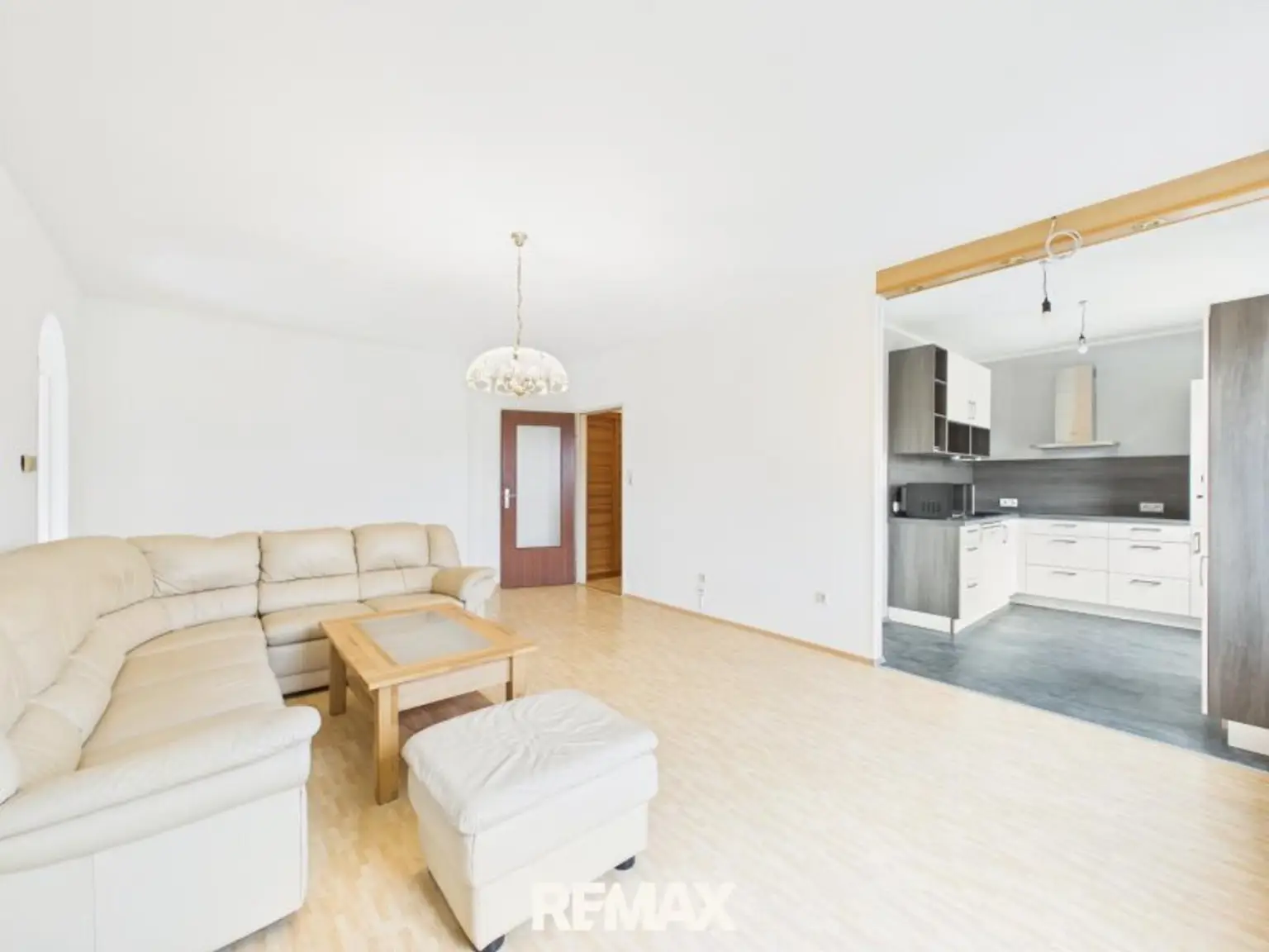 Wohnzimmer Bild 1