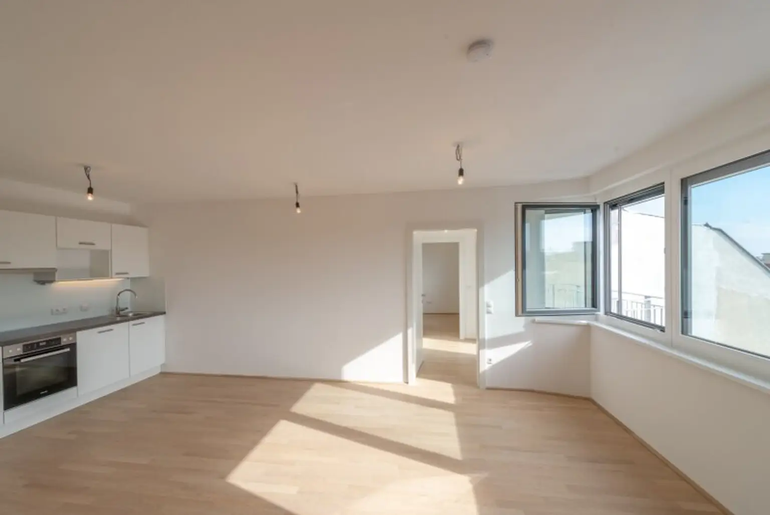 Six in the City: Premium 2-Zimmer Apartment mit Balkon!! BESTLAGE direkt beim Haus des Meeres