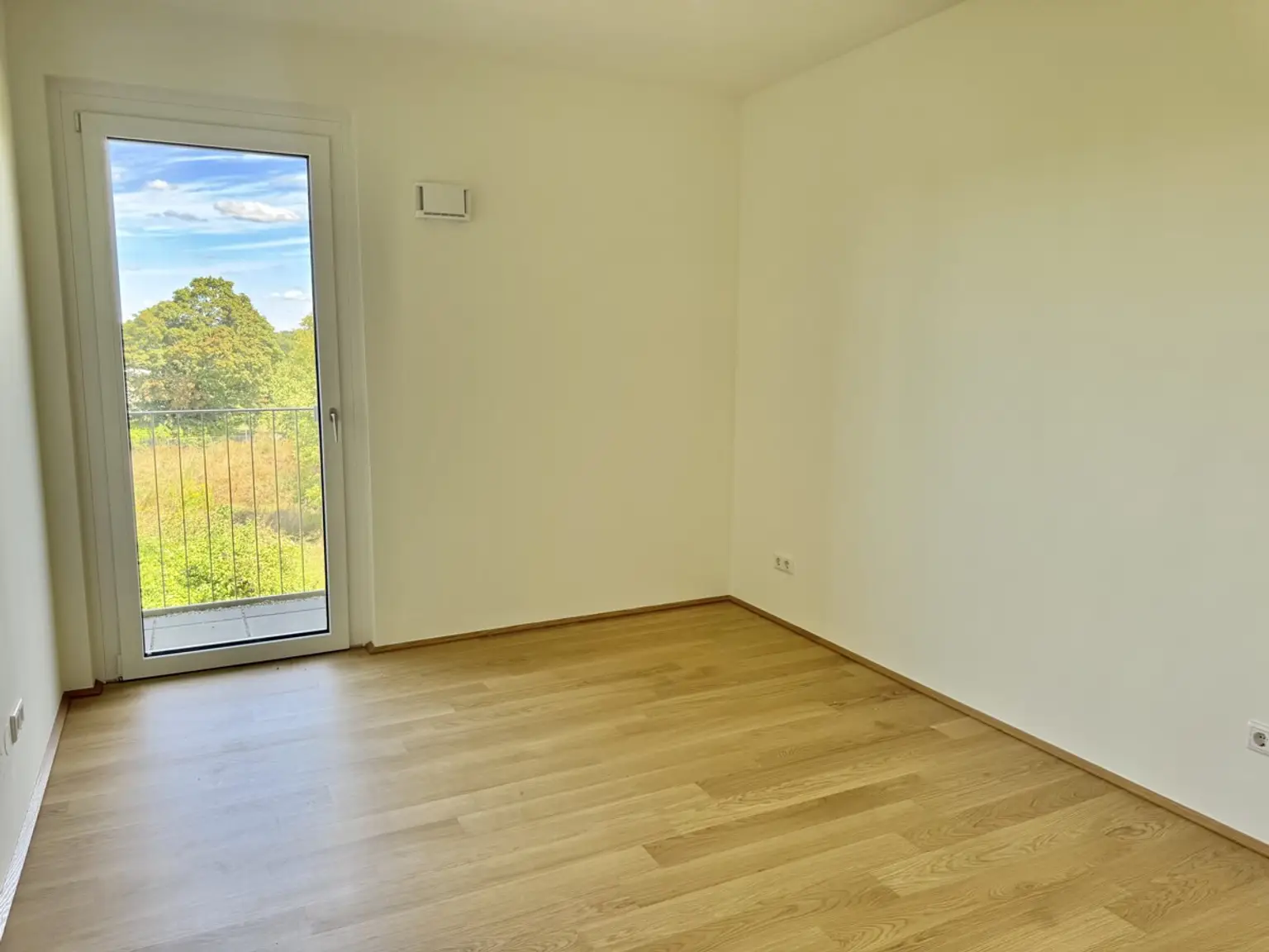 NEU - MEGA PREIS! Erstbezug und fertig: Provisionsfrei 3 Zimmer Wohnung. Gerasdorfer Straße