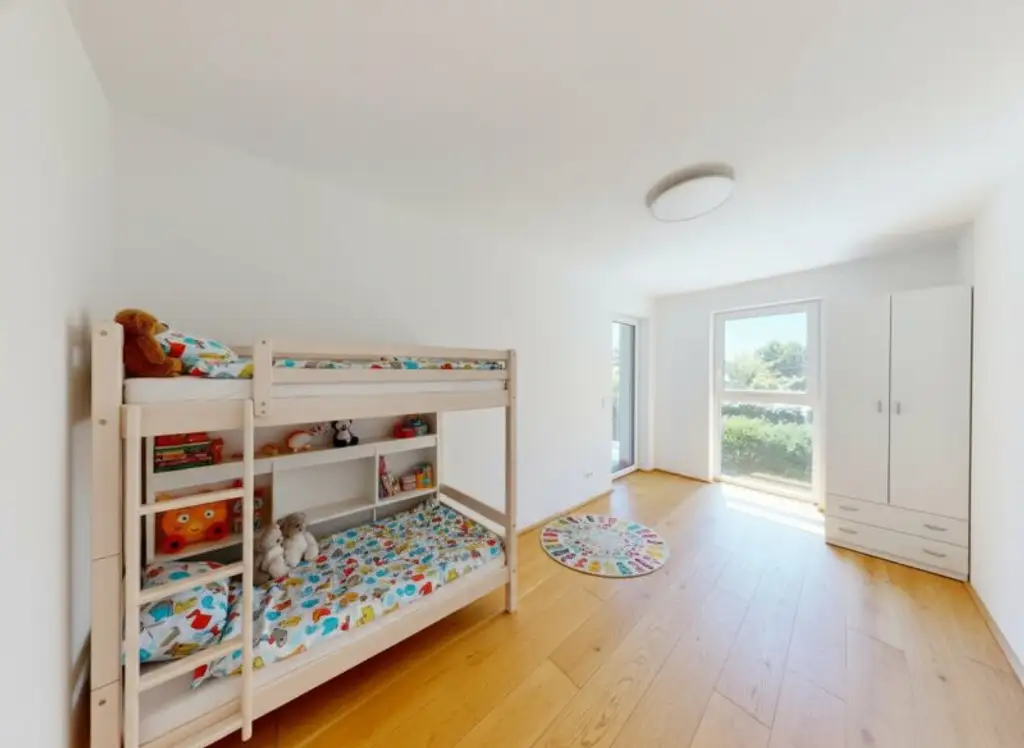 Wer es wirklich entspannt bevorzugt: Terrasse, himmlische Ruhe und Blick ins Grüne! Fußnähe U1!