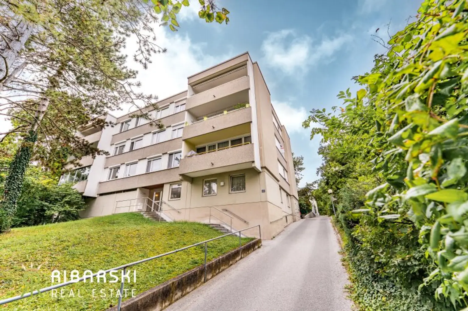 Idyllische Wohnung mit Grünblick und verglaster Loggia