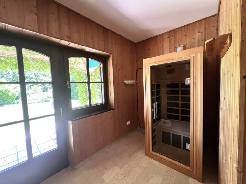 Rarität (!) Großzügige Villa in Badener Bestlage am Mitterberg mit prächtigem Garten - zentrumsnahe (!)