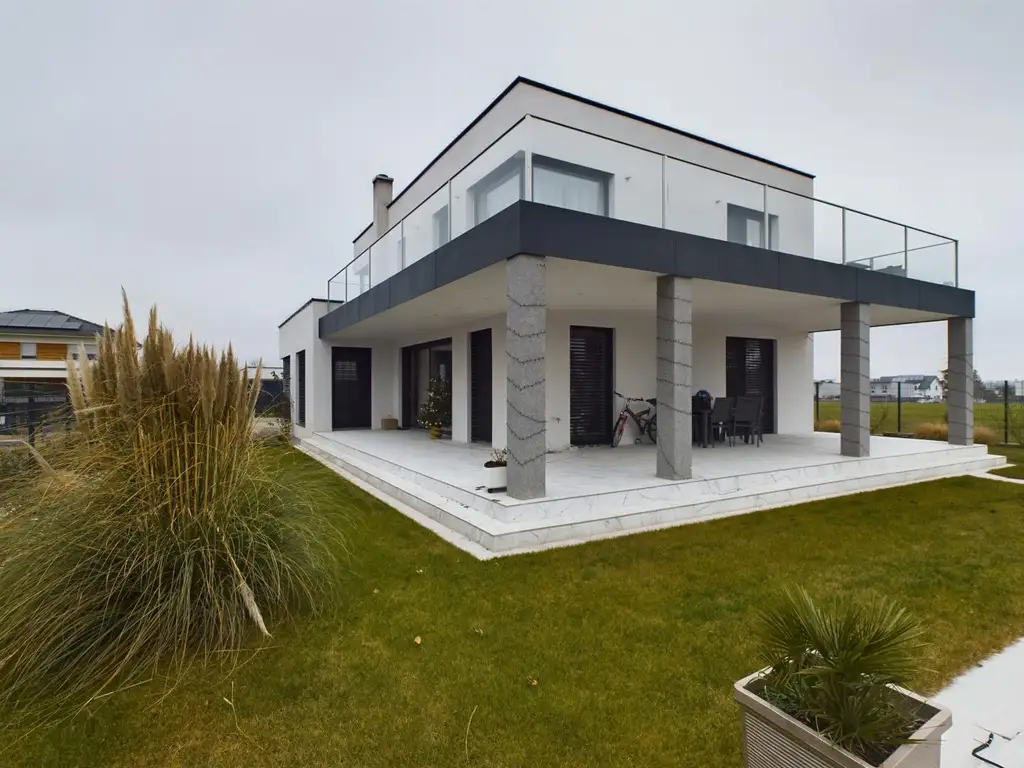 Stilvolle, möblierte Villa nahe Wien – Ihr Traumhaus zum Einziehen!