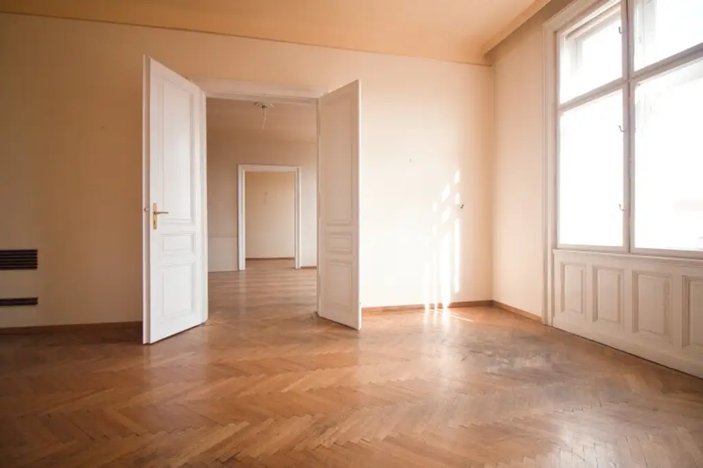 4-Zimmer Wohnung mit herrlichem Altbau-Flair | großzügig | sehr guter Grundriss | sanierungsbedürftig