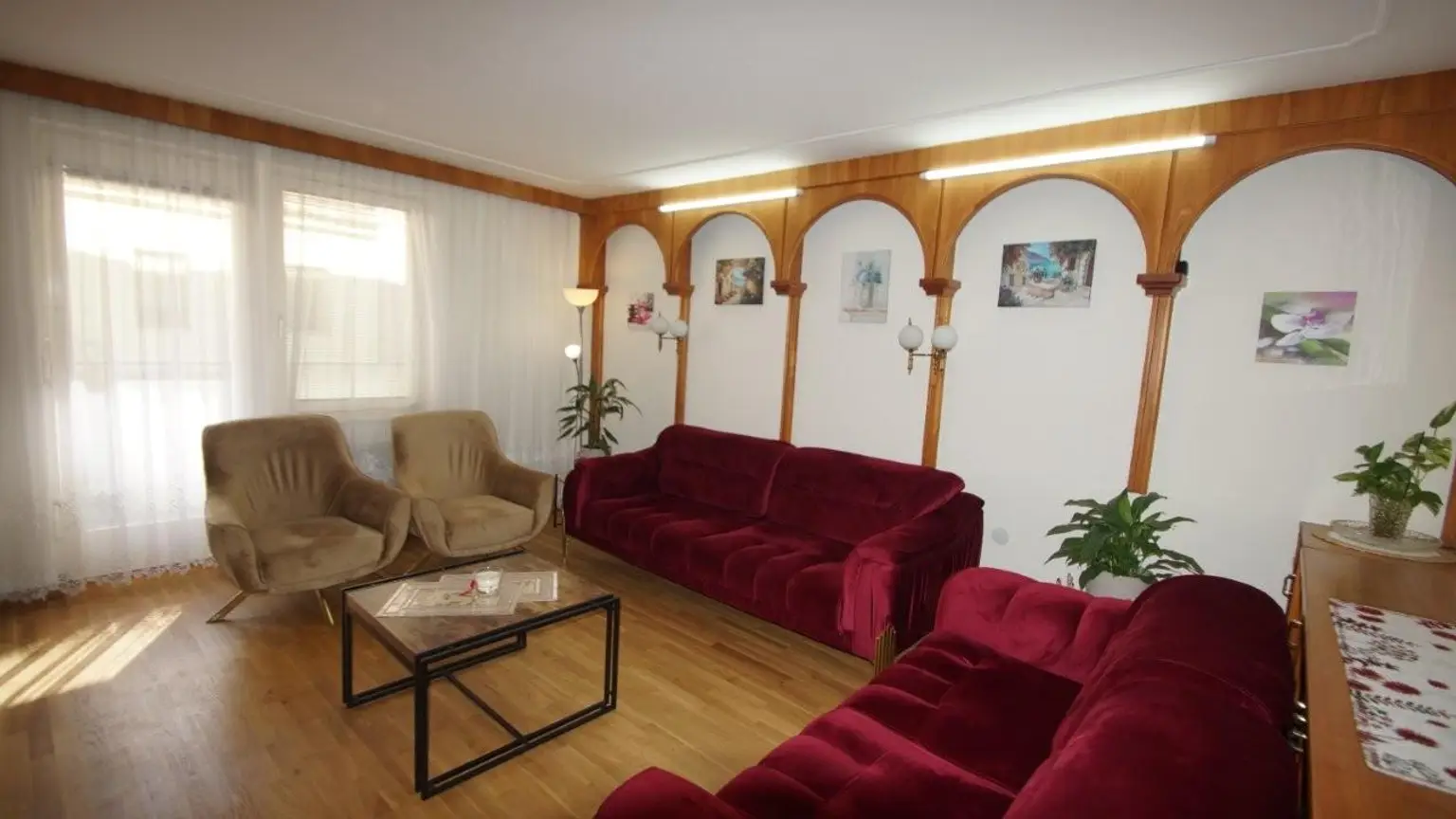 1 Wohnzimmer mit Loggia 1100