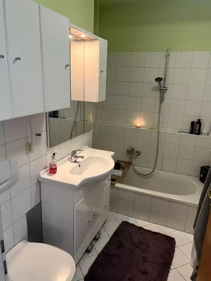 Klassische, ruhige 2-Zimmer-Wohnung mit Loggia - verfügbar ab Jänner 2026